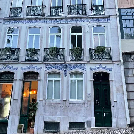 Lisbon Dreams Estrela Suites-3